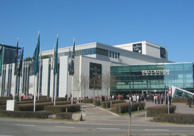 Stage Palladium Theater Stuttgart - © Andreas Praefcke / Wikipedia
