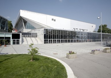 WIENER STADTHALLE - © Bildagentur Zolles / Wikipedia